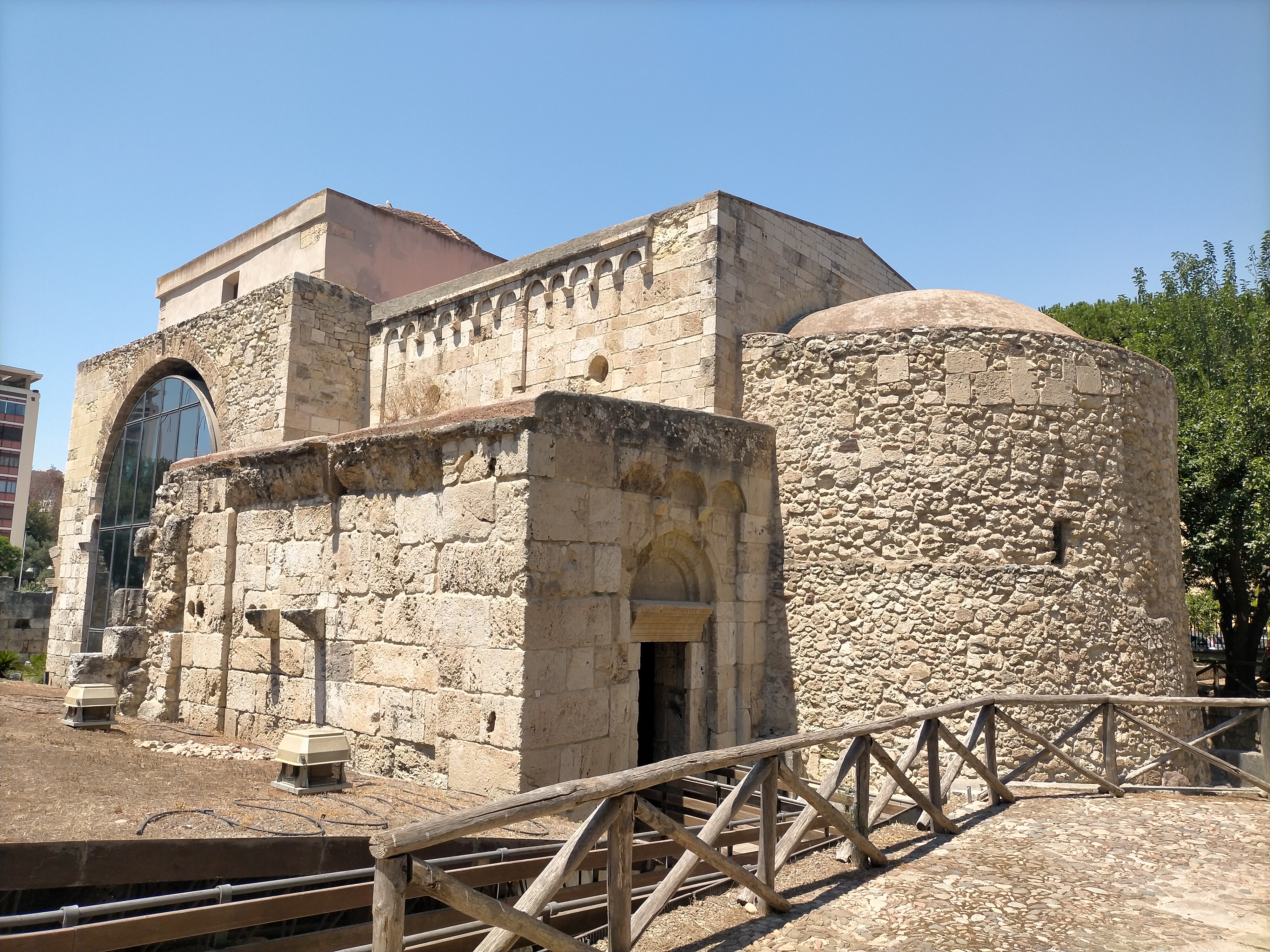 Fermata San Saturnino: Scripta manent: il patrimonio epigrafico di San Saturnino